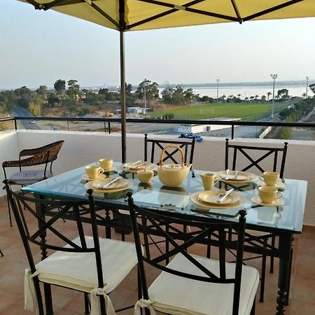 לרנקה Must Stay - Sea & Salt Lake Panoramic View Apt מראה חיצוני תמונה
