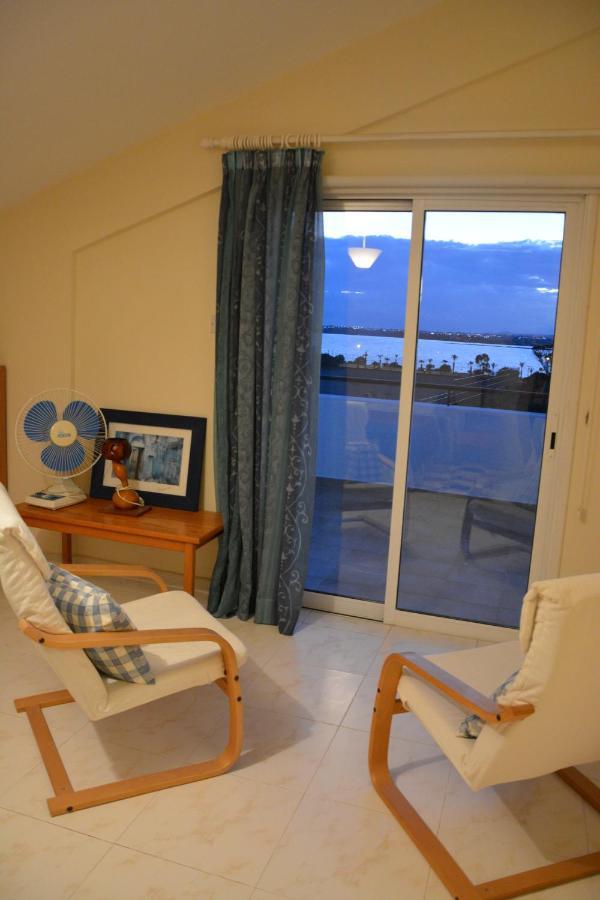 לרנקה Must Stay - Sea & Salt Lake Panoramic View Apt מראה חיצוני תמונה